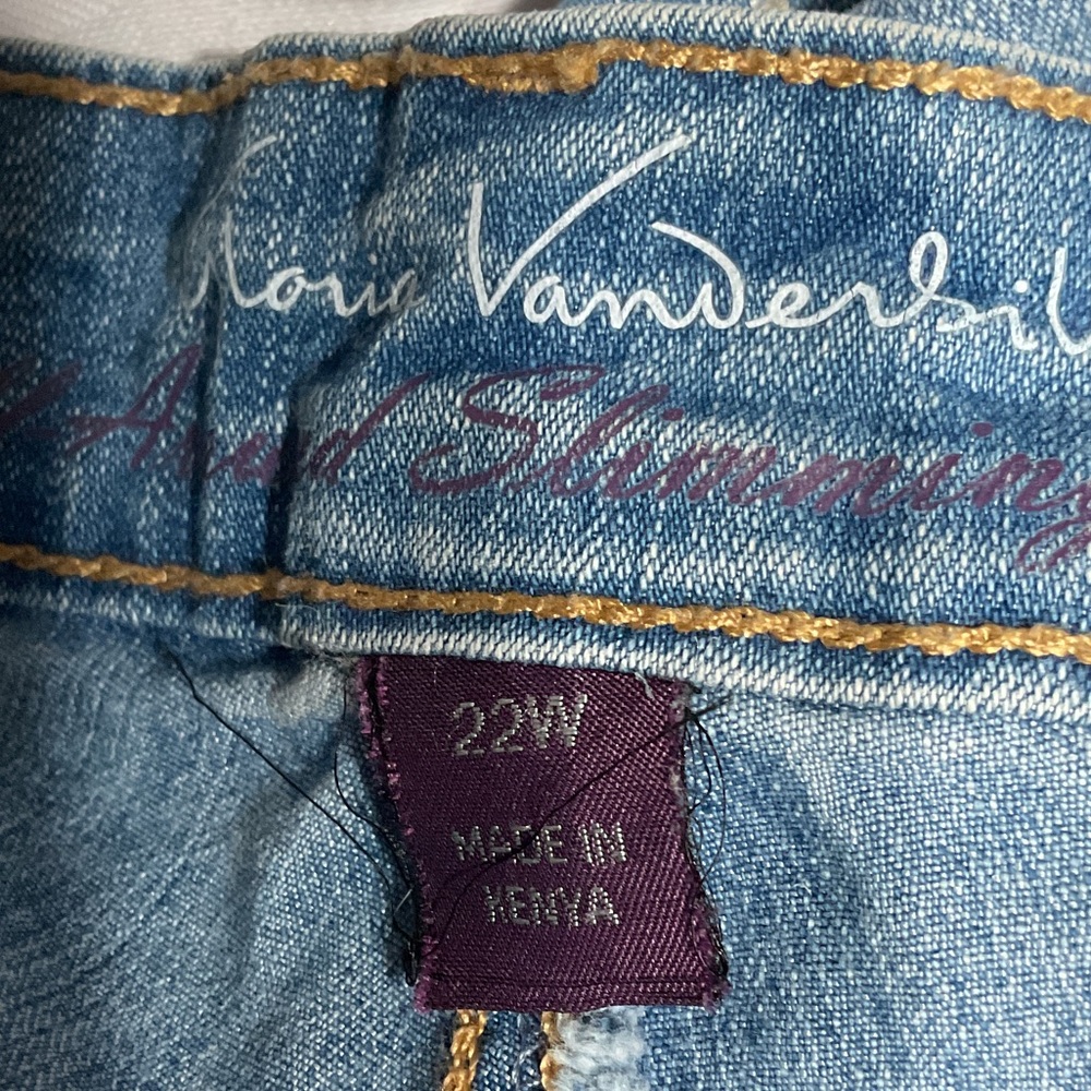 Gloria Vanderbilt Light Blue Ankle & Cropped Jeans - Picture 2 of 5